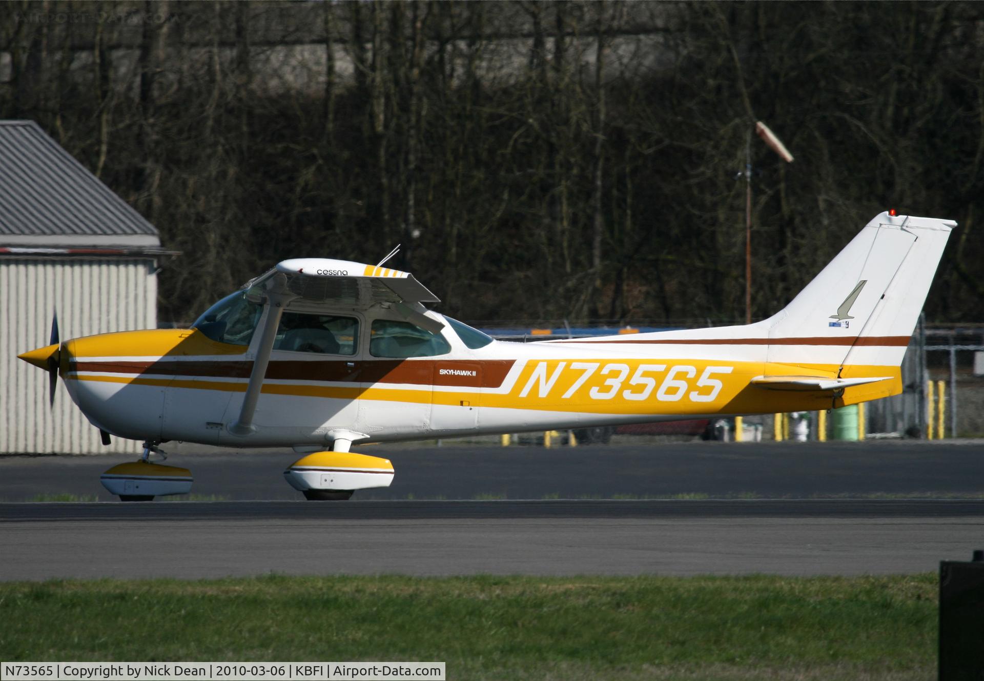 N73565, 1976 Cessna 172M C/N 17267544, KBFI