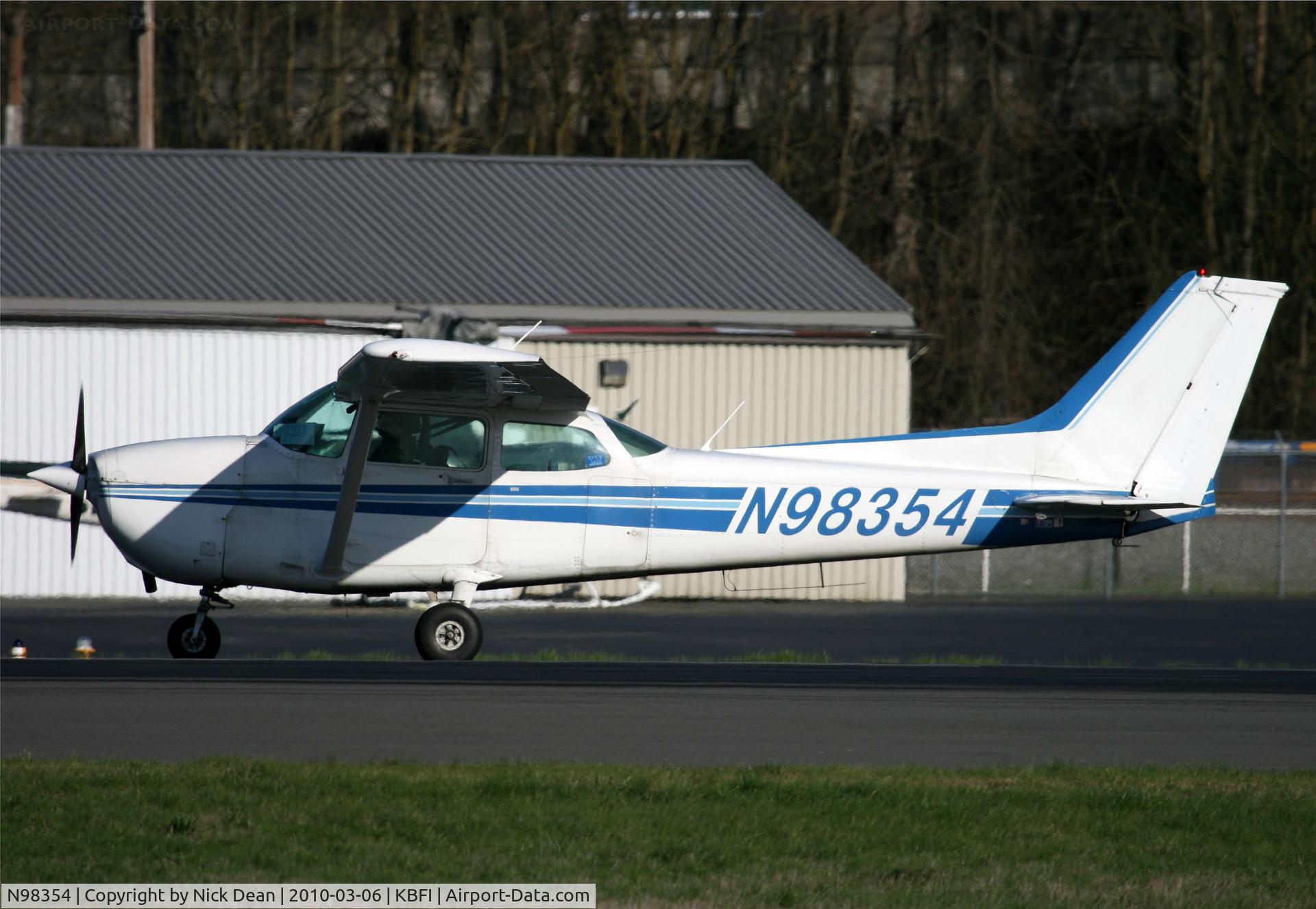 N98354, 1984 Cessna 172P C/N 17276282, KBFI