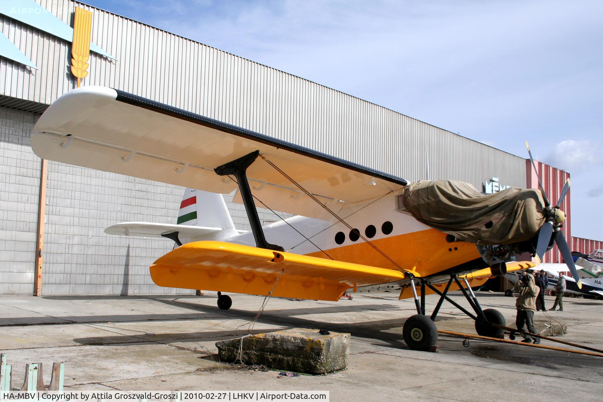 HA-MBV, 1976 PZL-Mielec AN-2R C/N 1G172-54, Hungary-Kaposújlak airport. - It is his new painting.