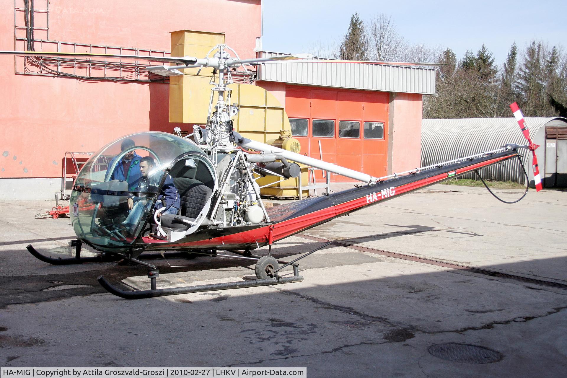 HA-MIG, 1959 Hiller UH-12D C/N 1145, Hungary-Kaposújlak airport.