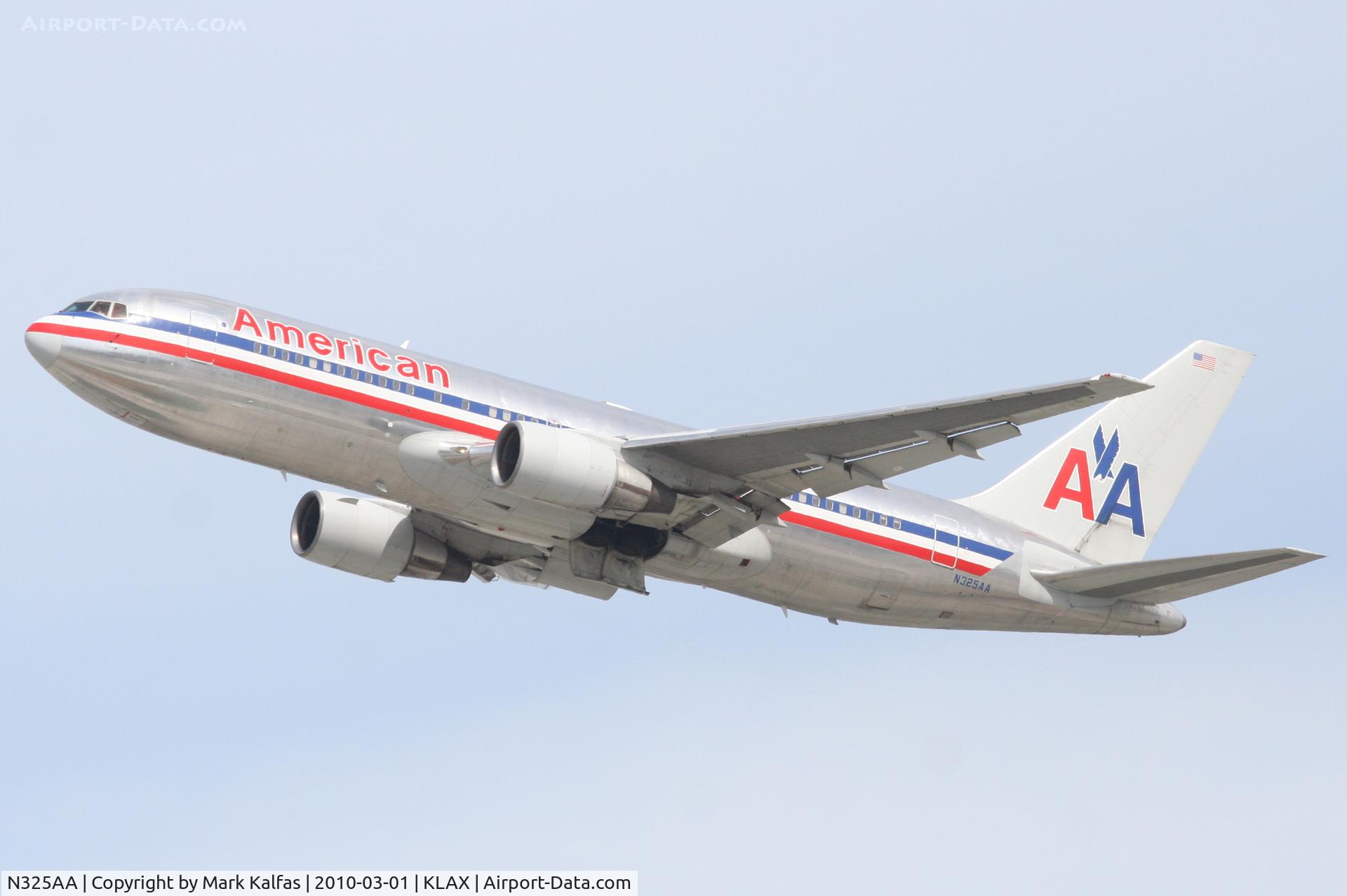 N325AA, 1986 Boeing 767-223 C/N 22326, American Airlines Boeing 767-223. AAL40 to KJFK. 25R departure KLAX.
