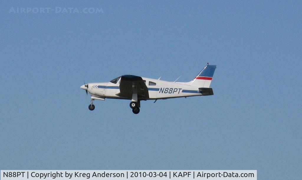 N88PT, 1977 Piper PA-28R-201 Cherokee Arrow III C/N 28R-7837108, Arriving on runway 32