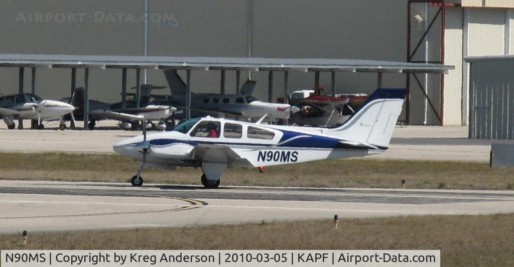 N90MS, 1968 Beech 95-B55 (T42A) Baron C/N TC-1098, Departing runway 32