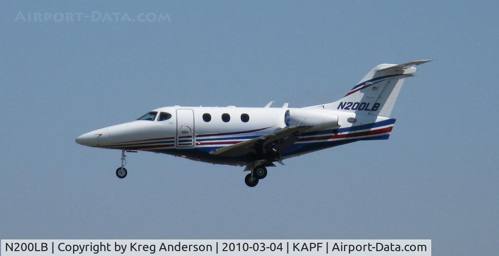 N200LB, Raytheon Aircraft Company 390 C/N RB-116, Arriving on runway 32