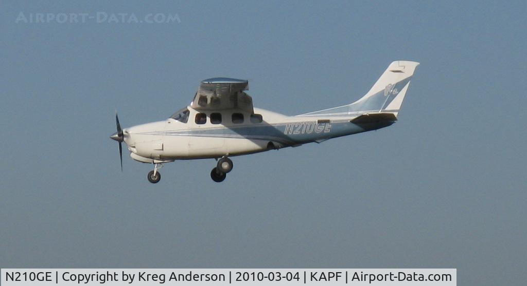 N210GE, Cessna P210N Pressurised Centurion C/N P21000655, Arriving on runway 32