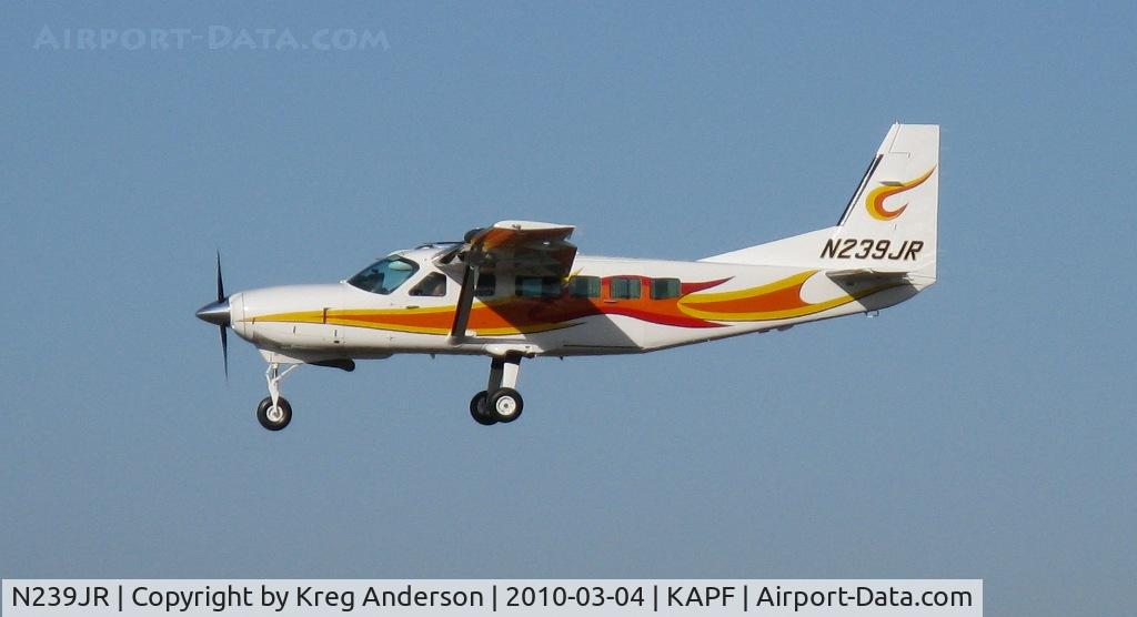N239JR, 2003 Cessna 208 C/N 20800368, Arriving on runway 32
