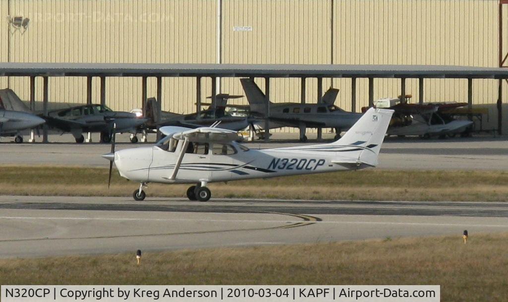 N320CP, 2006 Cessna 172S C/N 172S10249, Departing runway 32