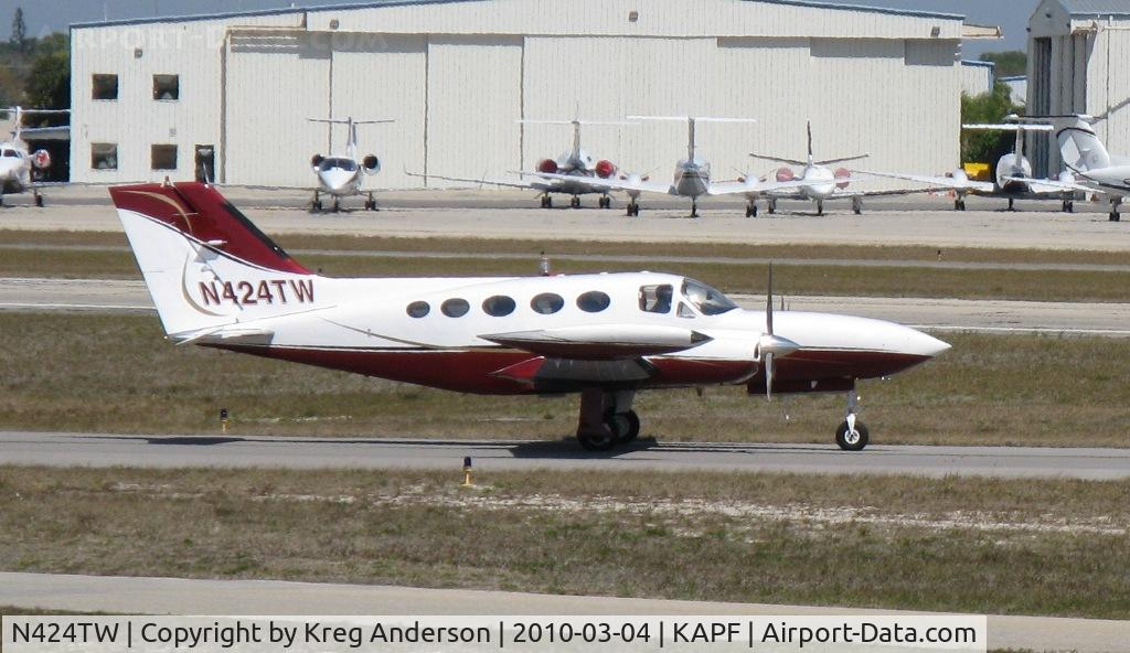 N424TW, 1974 Cessna 421B Golden Eagle C/N 421B0816, Departing runway 32