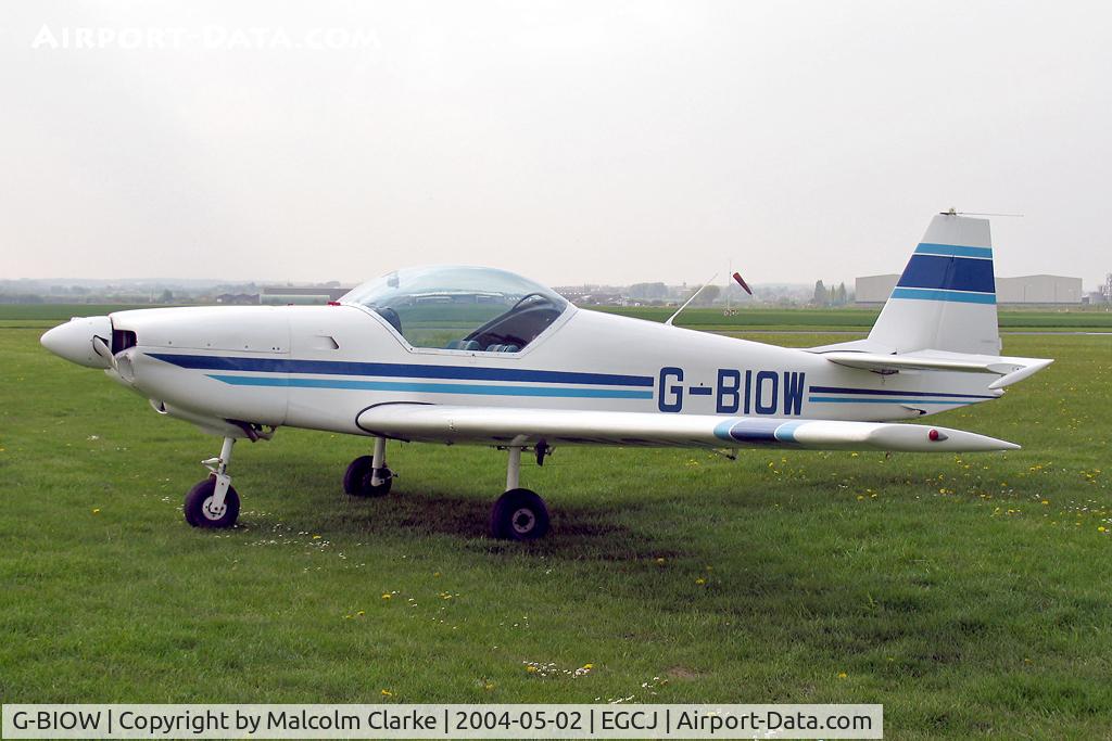 G-BIOW, 1981 Slingsby T-67A Firefly C/N 1988, Slingsby T-67A. At the British Aerobatic Association John McLean Trophy competition, Breighton Airfield 2004.