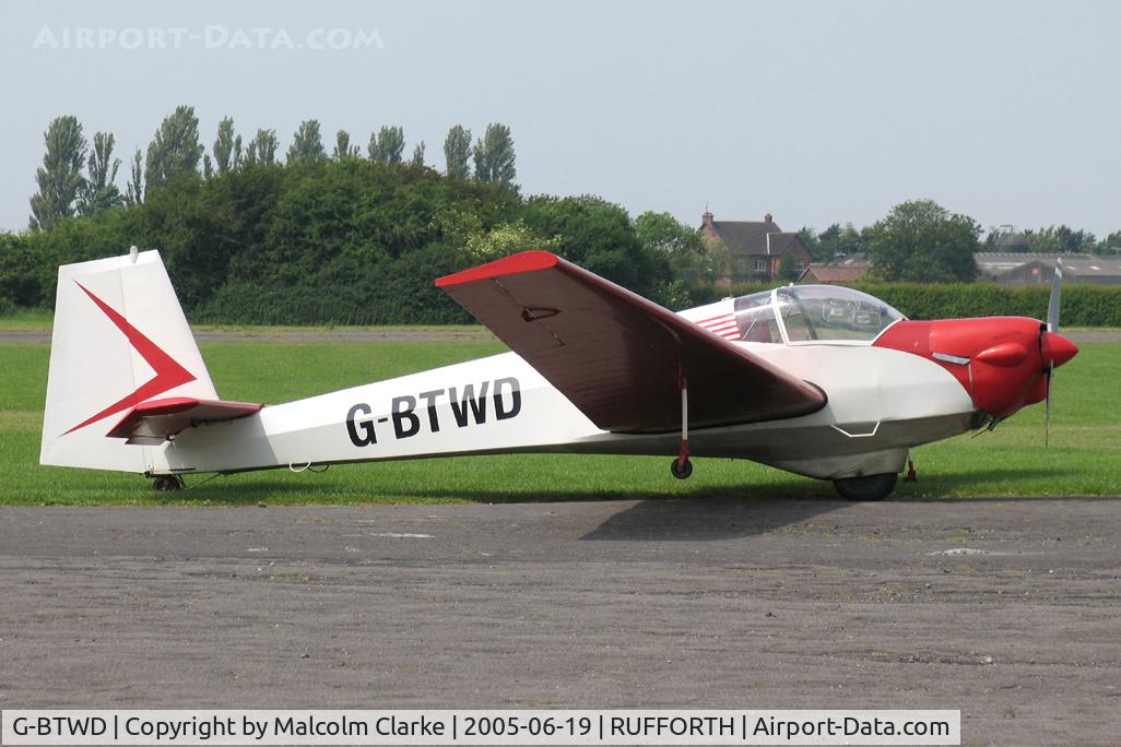 G-BTWD, 1980 Slingsby T-61F Venture T2 C/N 1976, Slingsby T61F Venture T MK2 at At The York Gliding Centre, Rufforth Airfield, UK in 2005. Previously ZA657.