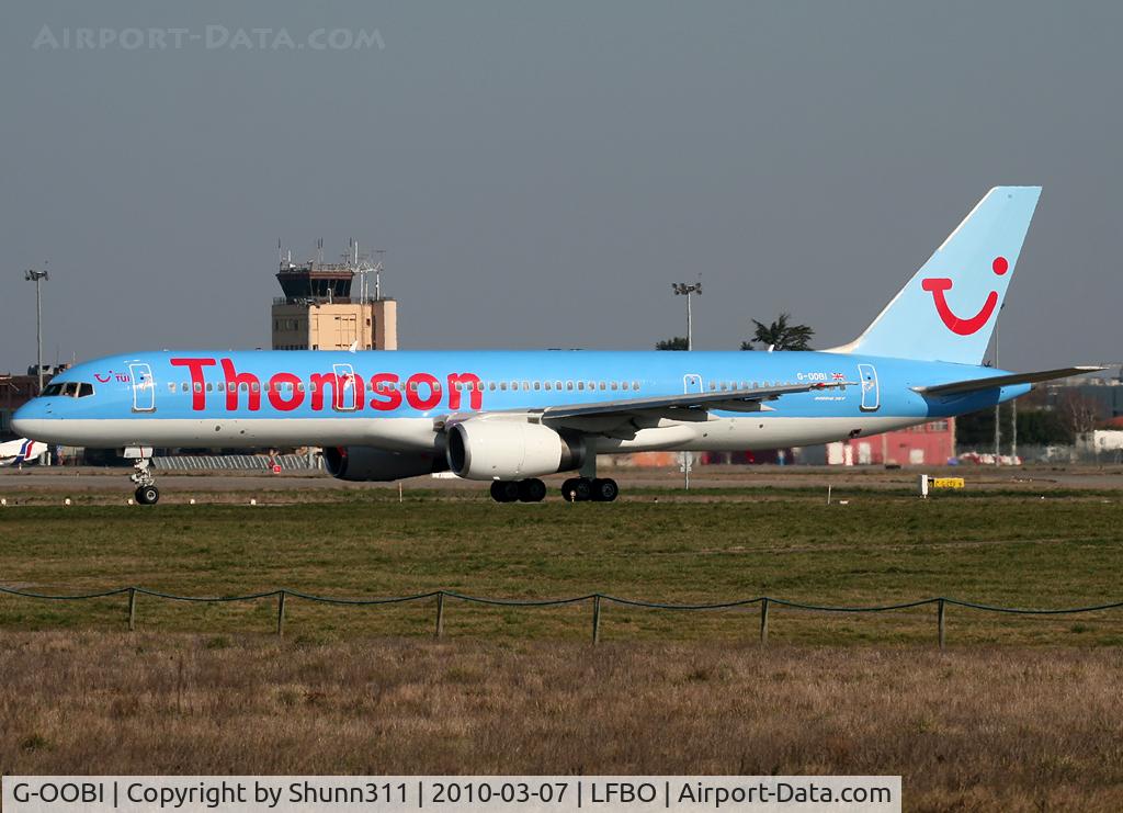G-OOBI, 1993 Boeing 757-2B7 C/N 27146, Lining up rwy 32R for departure... Now in full Thomson c/s