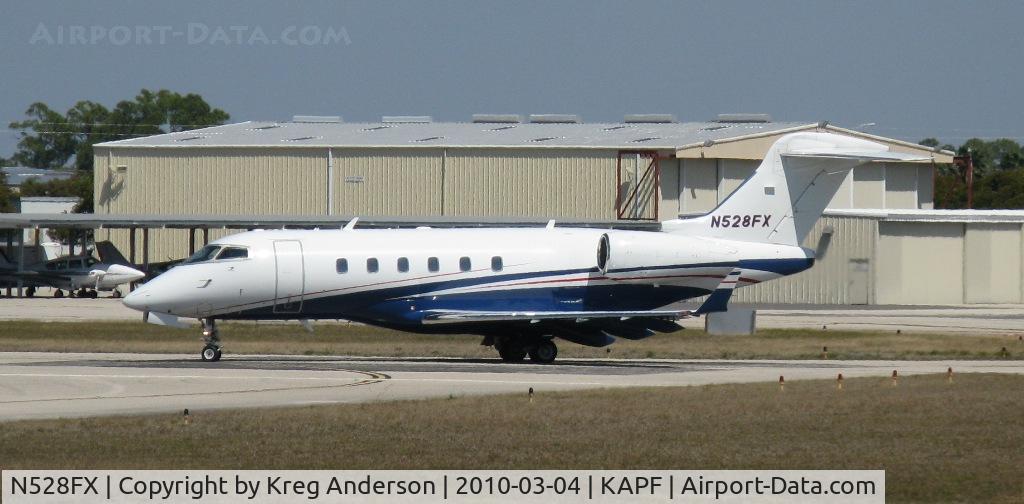 N528FX, 2006 Bombardier Challenger 300 (BD-100-1A10) C/N 20125, Arriving on runway 32