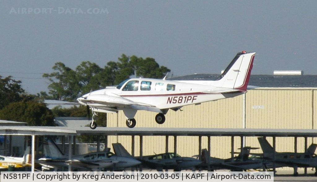 N581PF, 1993 Beech 58 Baron C/N TH-1707, Arriving on runway 32