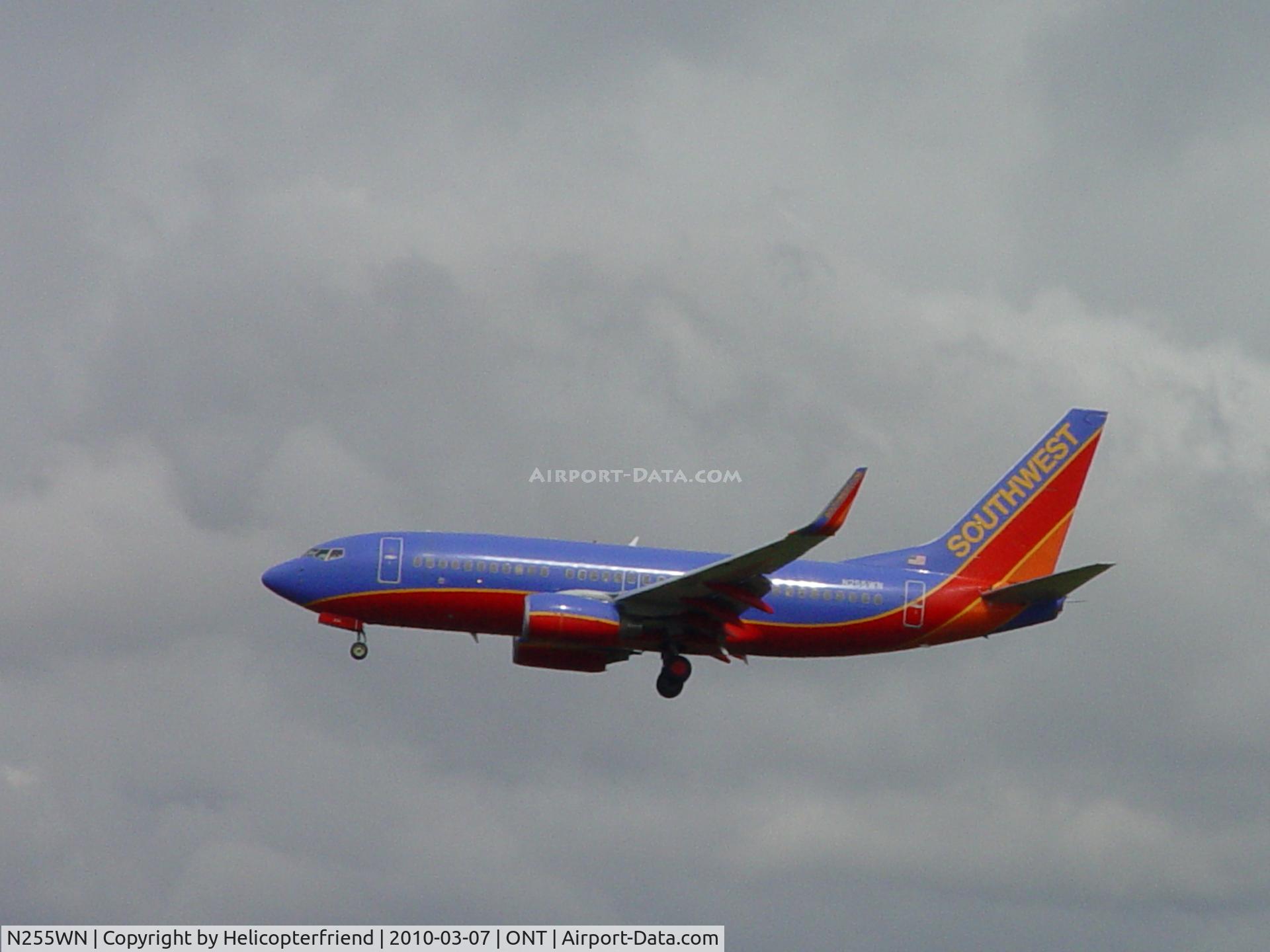 N255WN, 2006 Boeing 737-7H4 C/N 32513, On final runway 26R at Ontario