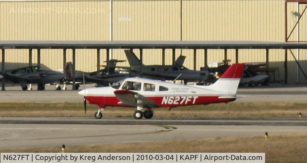 N627FT, 2001 Piper PA-28-161 C/N 2842131, Departing runway 32. This plane is sporting a 