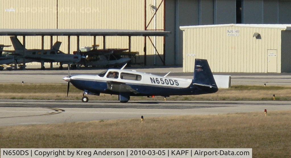 N650DS, 2001 Mooney M20R Ovation C/N 29-0276, Departing runway 32