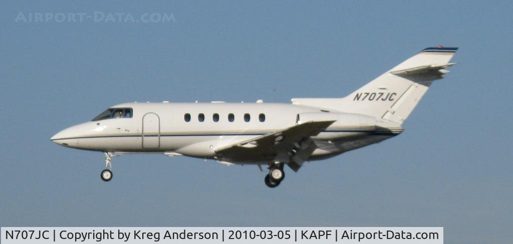 N707JC, 2005 Raytheon HAWKER 800XP C/N 258703, Arriving on runway 32