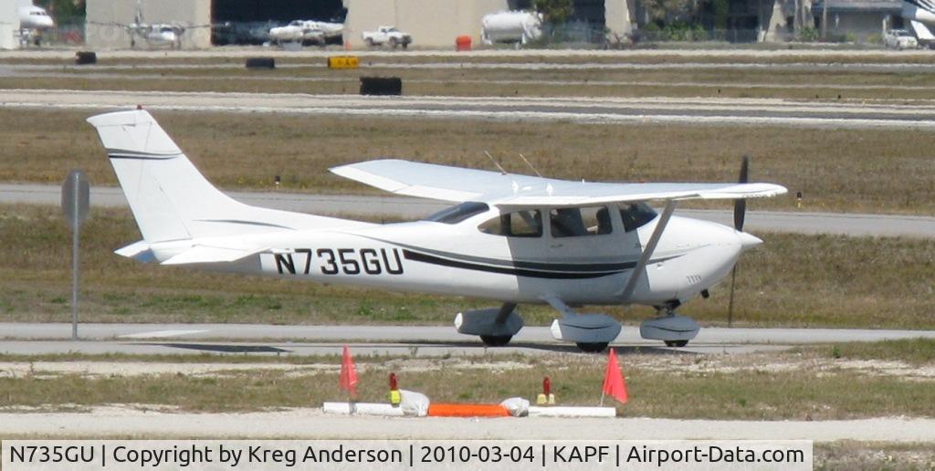 N735GU, 1977 Cessna 182Q Skylane C/N 18265420, Departing runway 32