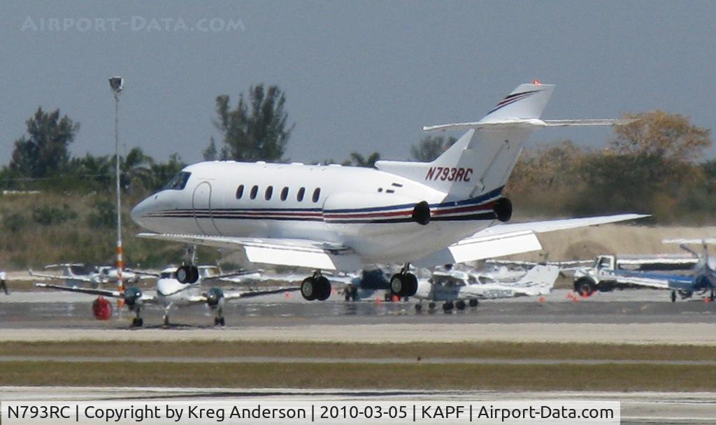 N793RC, 2001 Raytheon Hawker 800XP C/N 258560, Arriving on runway 32