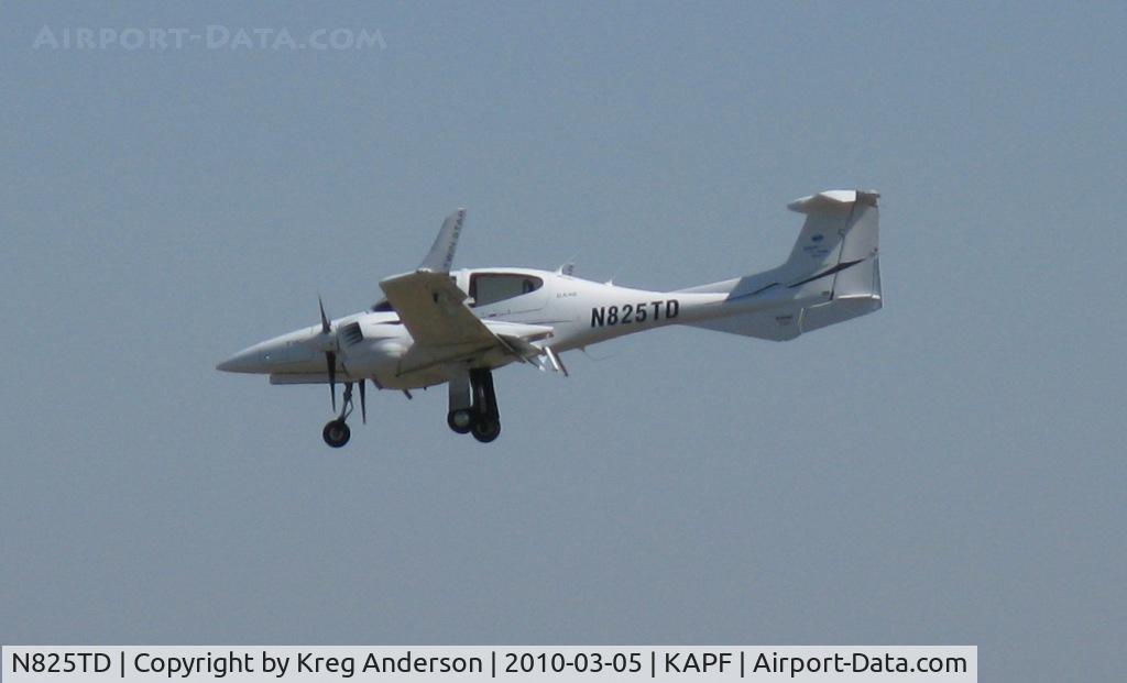 N825TD, 2007 Diamond DA-42 Twin Star C/N 42.AC098, Arriving on runway 32