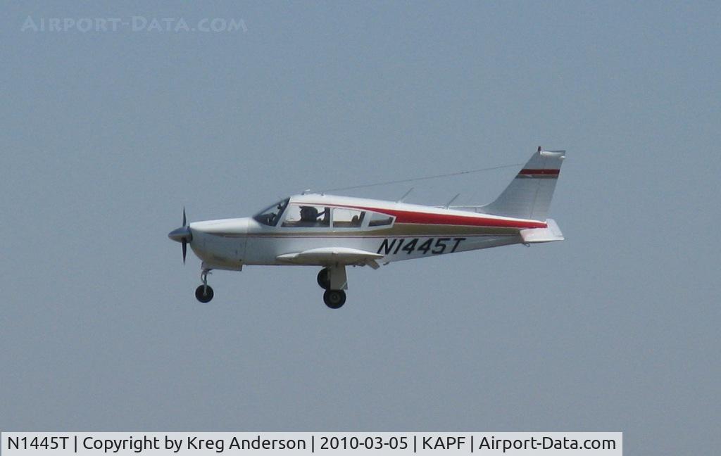 N1445T, 1972 Piper PA-28R-200 Cherokee Arrow C/N 28R-7235290, Arriving on runway 32