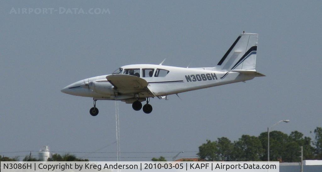 N3086H, 1977 Piper PA-23-250 Aztec F C/N 27-7754144, Gulf Coast Airways returned from another scheduled flight to EYW.