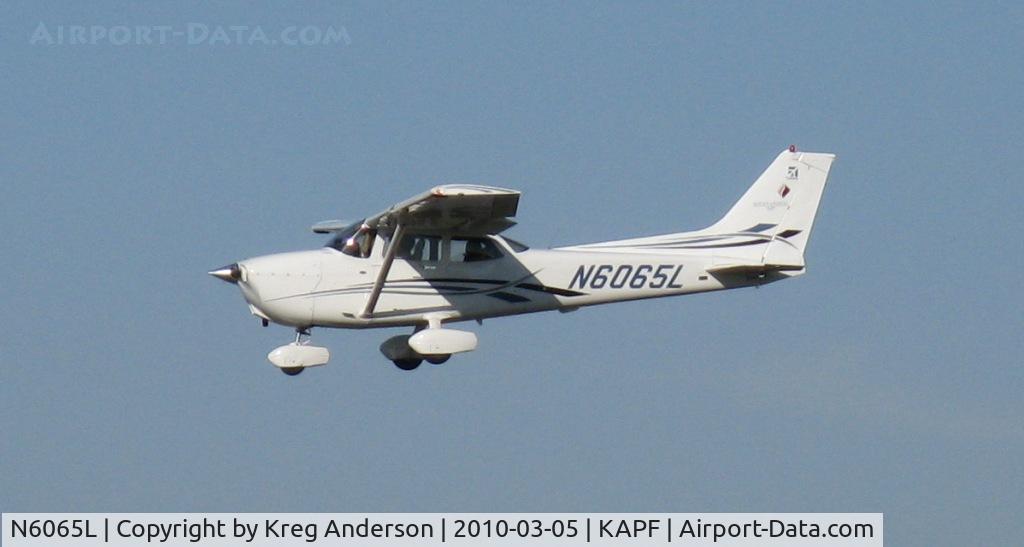 N6065L, 2006 Cessna 172S C/N 172S10250, Arriving on runway 32