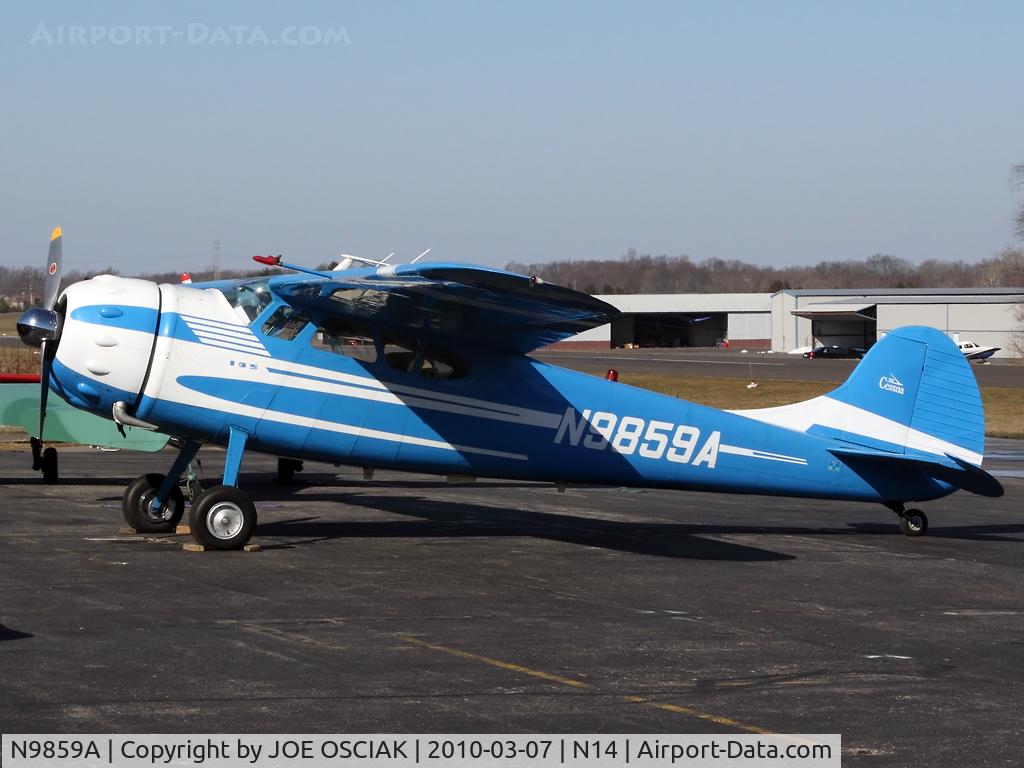 N9859A, 1950 Cessna 195A C/N 7552, At the FlyingW
