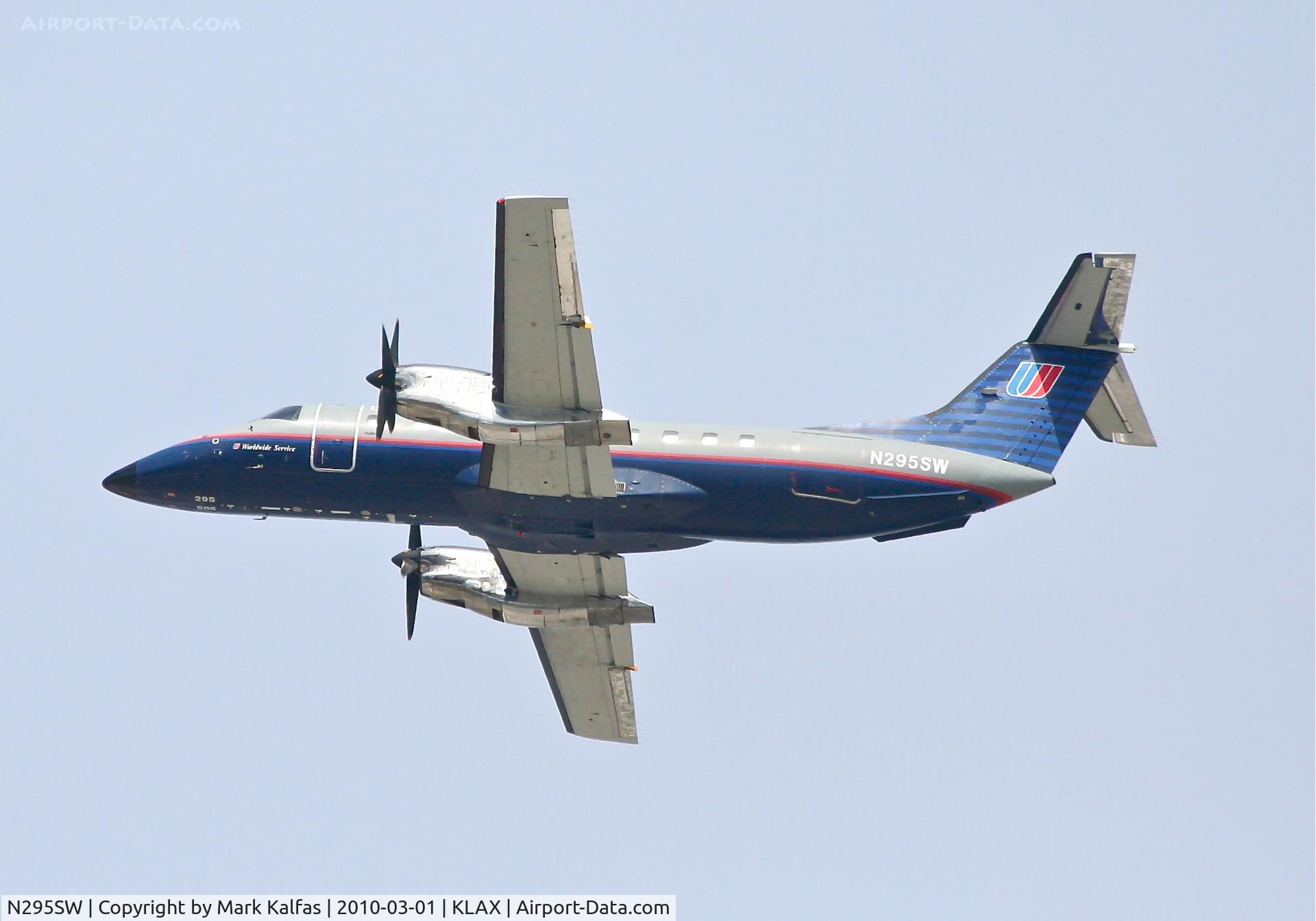 N295SW, 1996 Embraer EMB-120ER Brasilia C/N 120.322, SkyWest Embraer EMB-120ER, SKW1003 to KPSP, departing 25R KLAX.