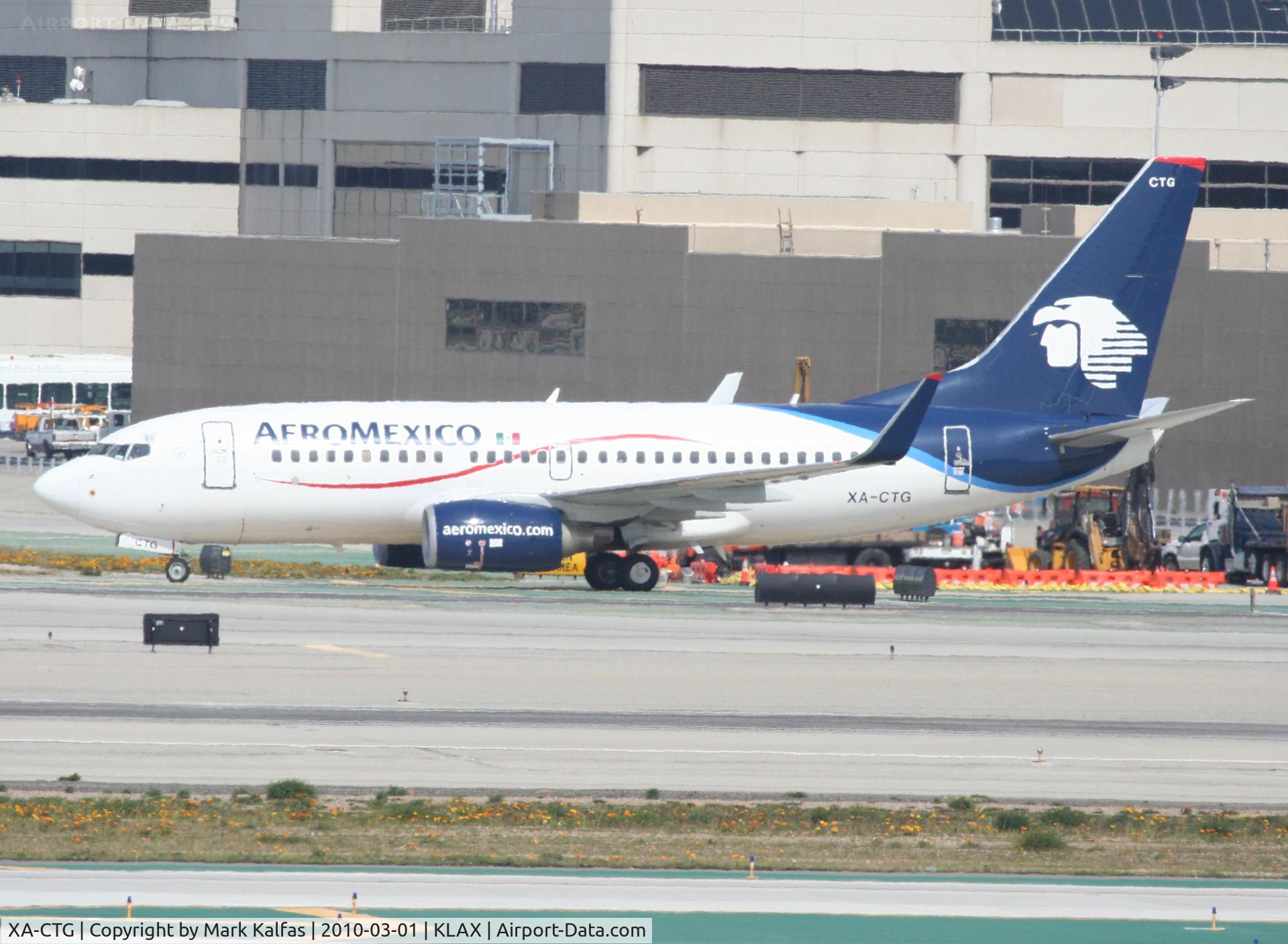 XA-CTG, 2007 Boeing 737-752 C/N 35123, Aero Mexico Boeing 737-752, XA-CTG. AMX19 arriving from MMMX on taxiway Bravo KLAX.