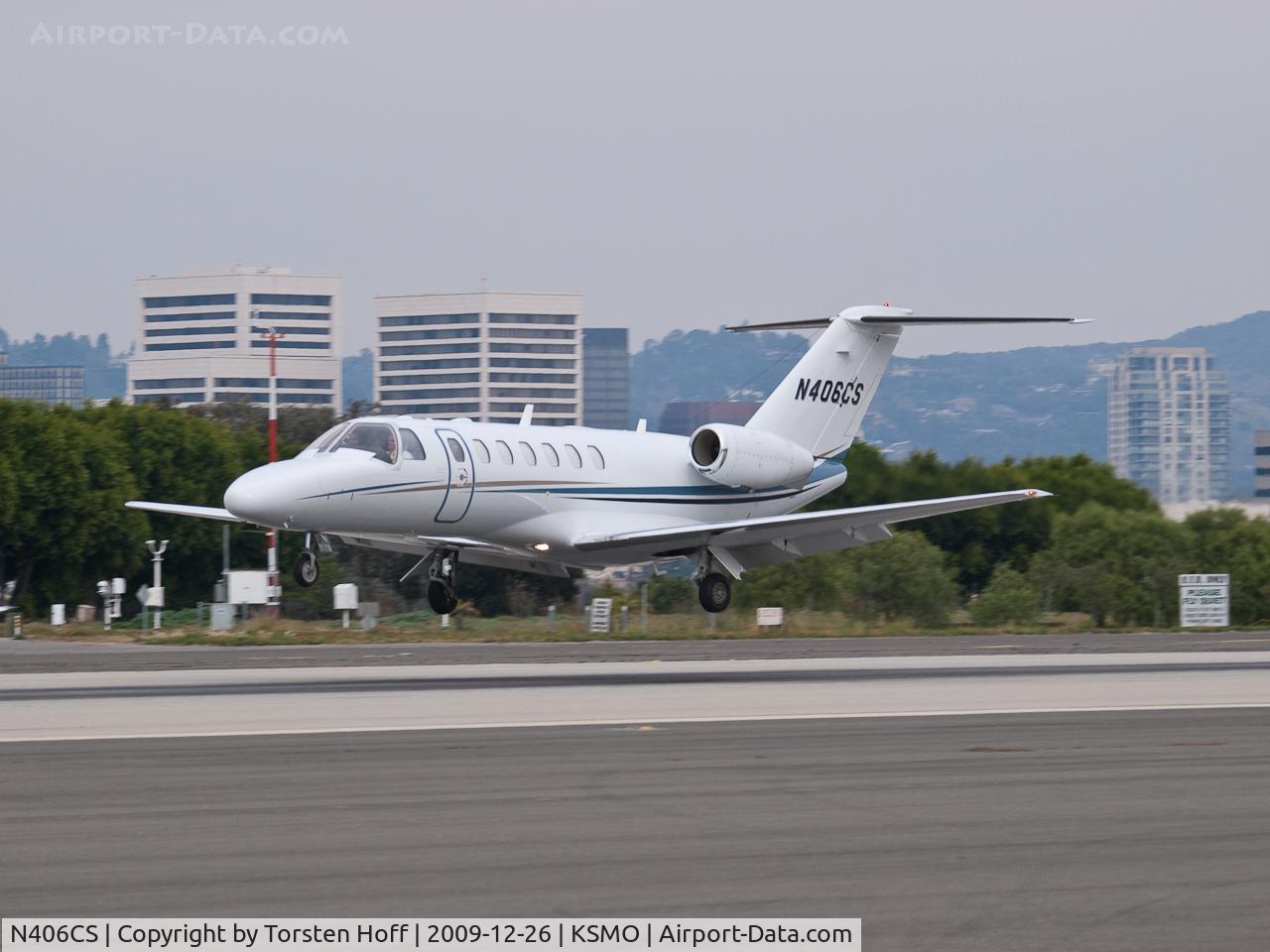 N406CS, 2005 Cessna 525B CitationJet CJ3 C/N 525B0043, N406CS arriving on RWY 21