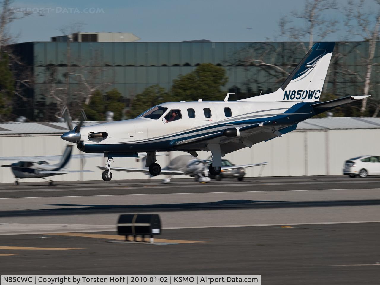 N850WC, 2009 Socata TBM-850 C/N 522, N850WC arriving on RWY 21