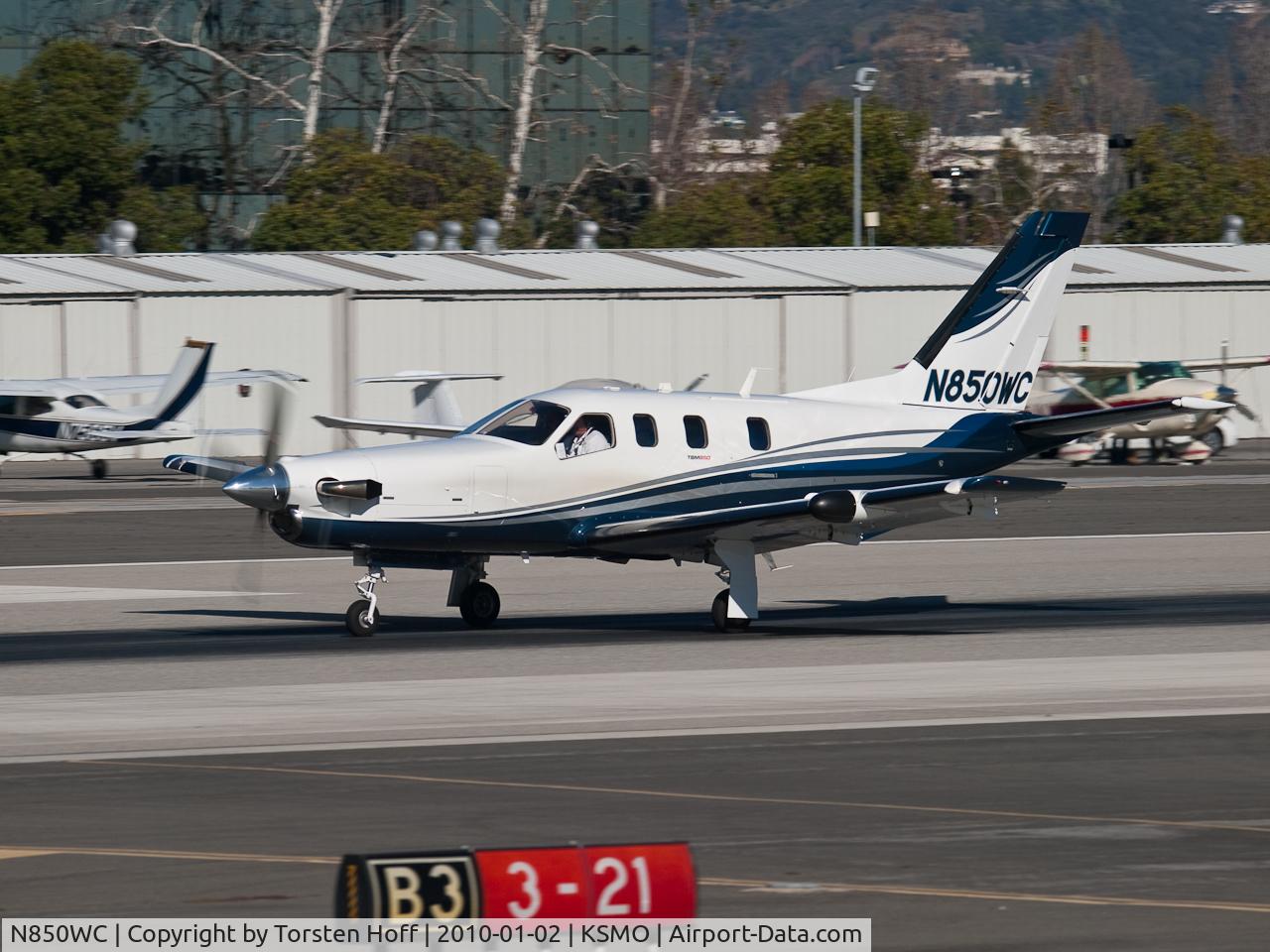 N850WC, 2009 Socata TBM-850 C/N 522, N850WC departing from RWY 21