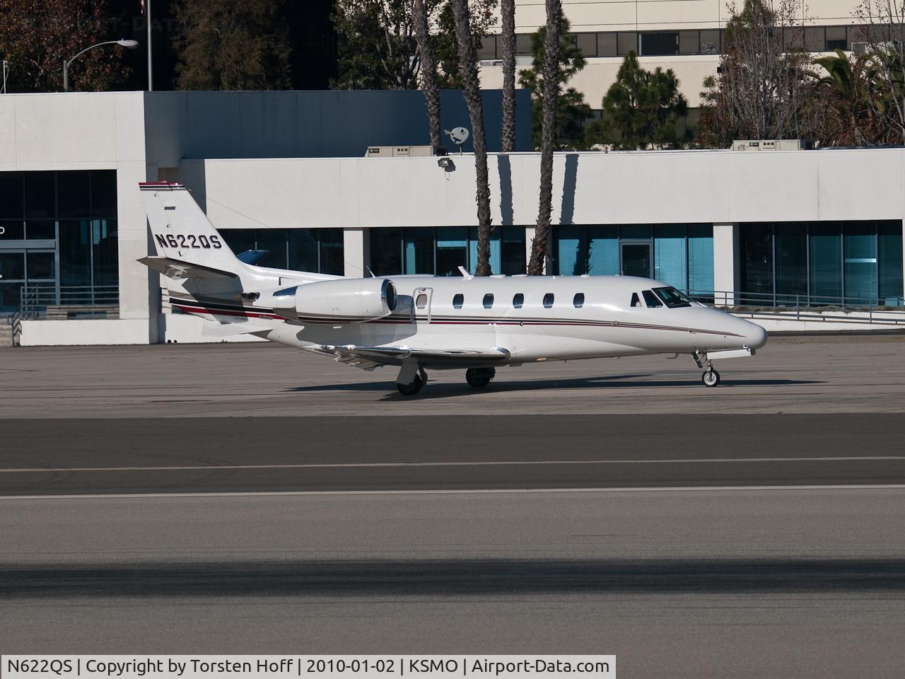 N622QS, 2002 Cessna 560XL Citation Excel C/N 560-5286, N622QS taxiing