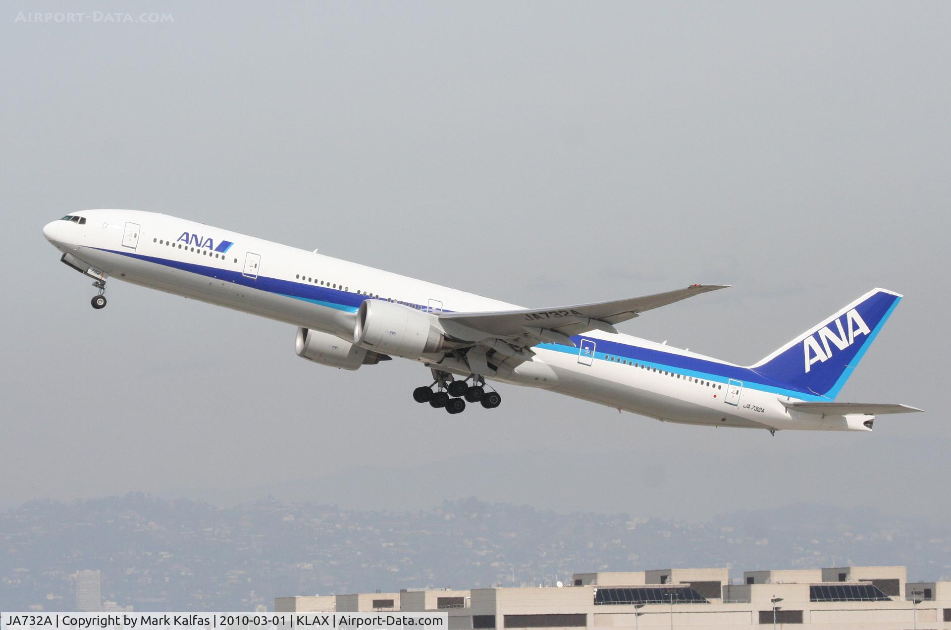 JA732A, 2005 Boeing 777-381/ER C/N 27038, ANA Boeing 777-381 (ER), JA732A, ANA5 departing to RJAA (Narita Int'l) 25R KLAX.