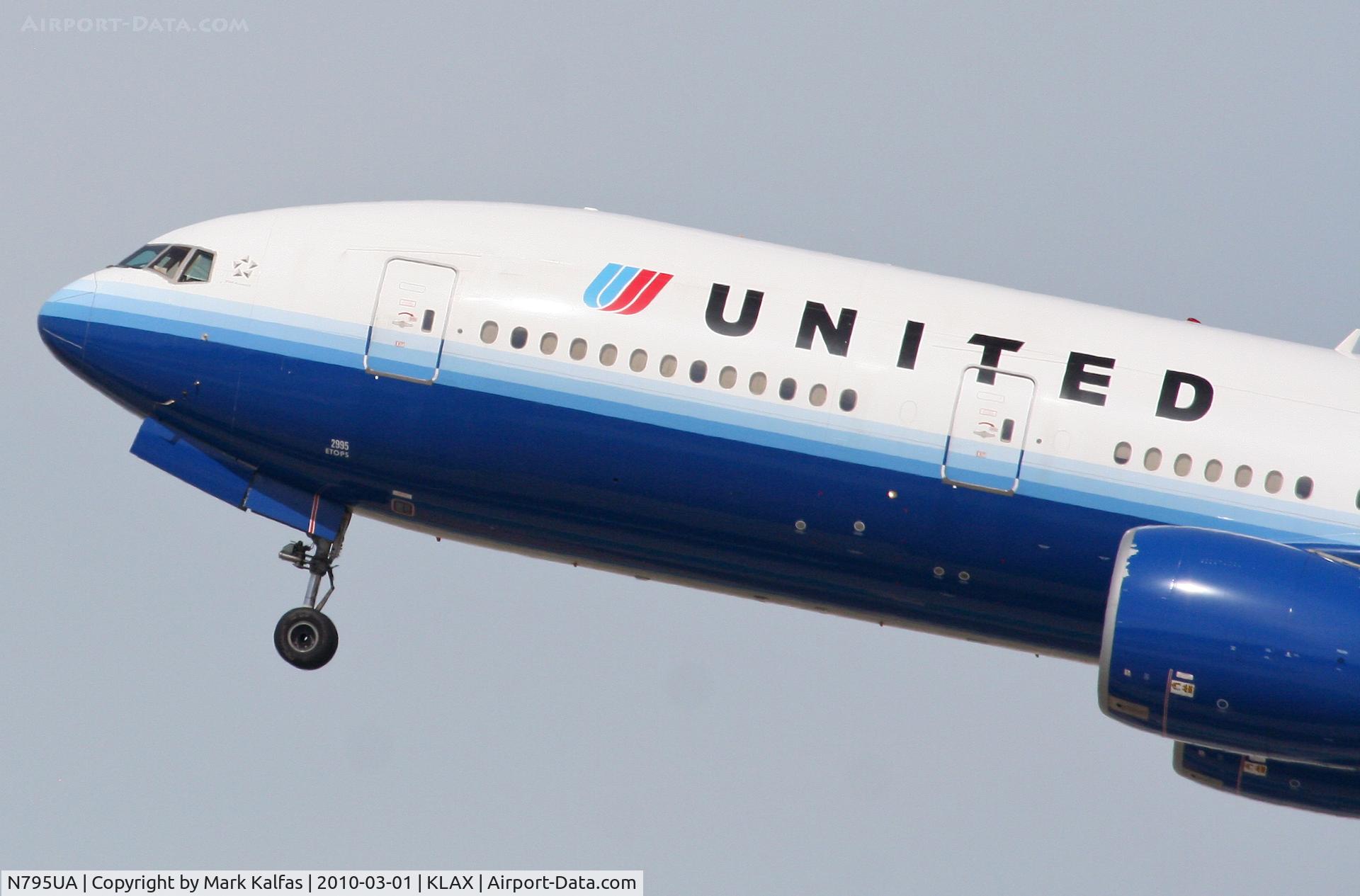 N795UA, 1997 Boeing 777-222 C/N 26927, United Airlines Boeing 777-222, N795UA, UAL891 25R departure for RJAA (Narita Int'l ).