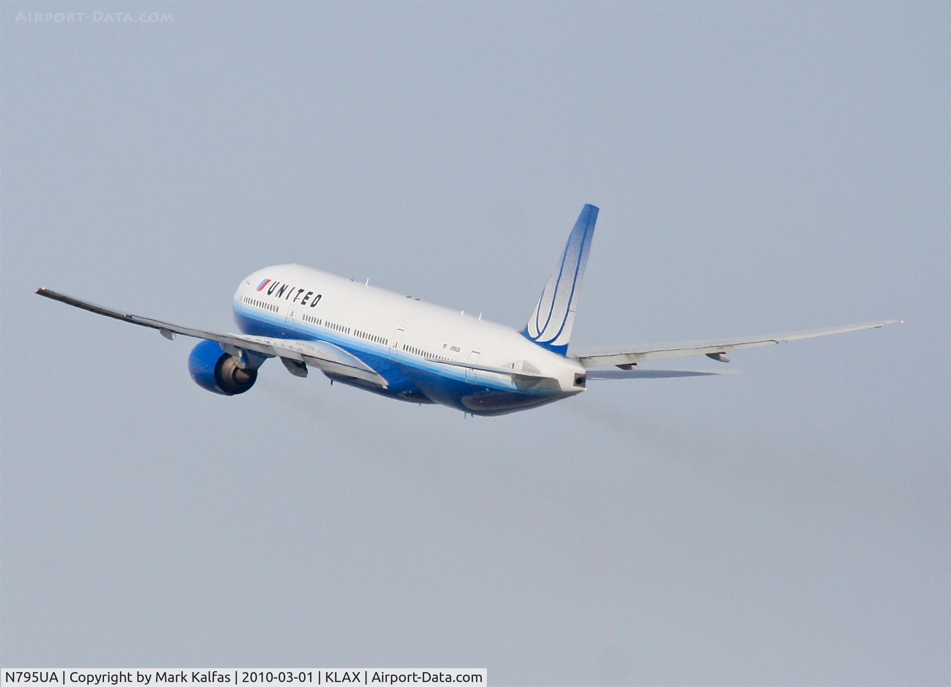 N795UA, 1997 Boeing 777-222 C/N 26927, United Airlines Boeing 777-222, N795UA, UAL891 25R departure for RJAA (Narita Int'l ).