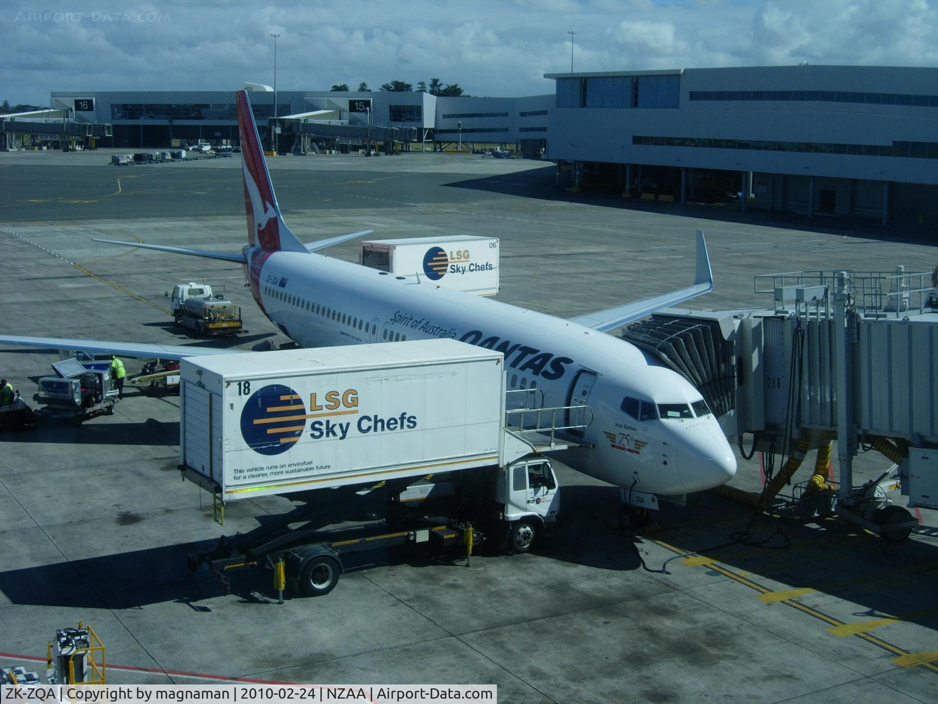 ZK-ZQA, 2009 Boeing 737-838 C/N 34200, B737 - Air Connect for Qantas