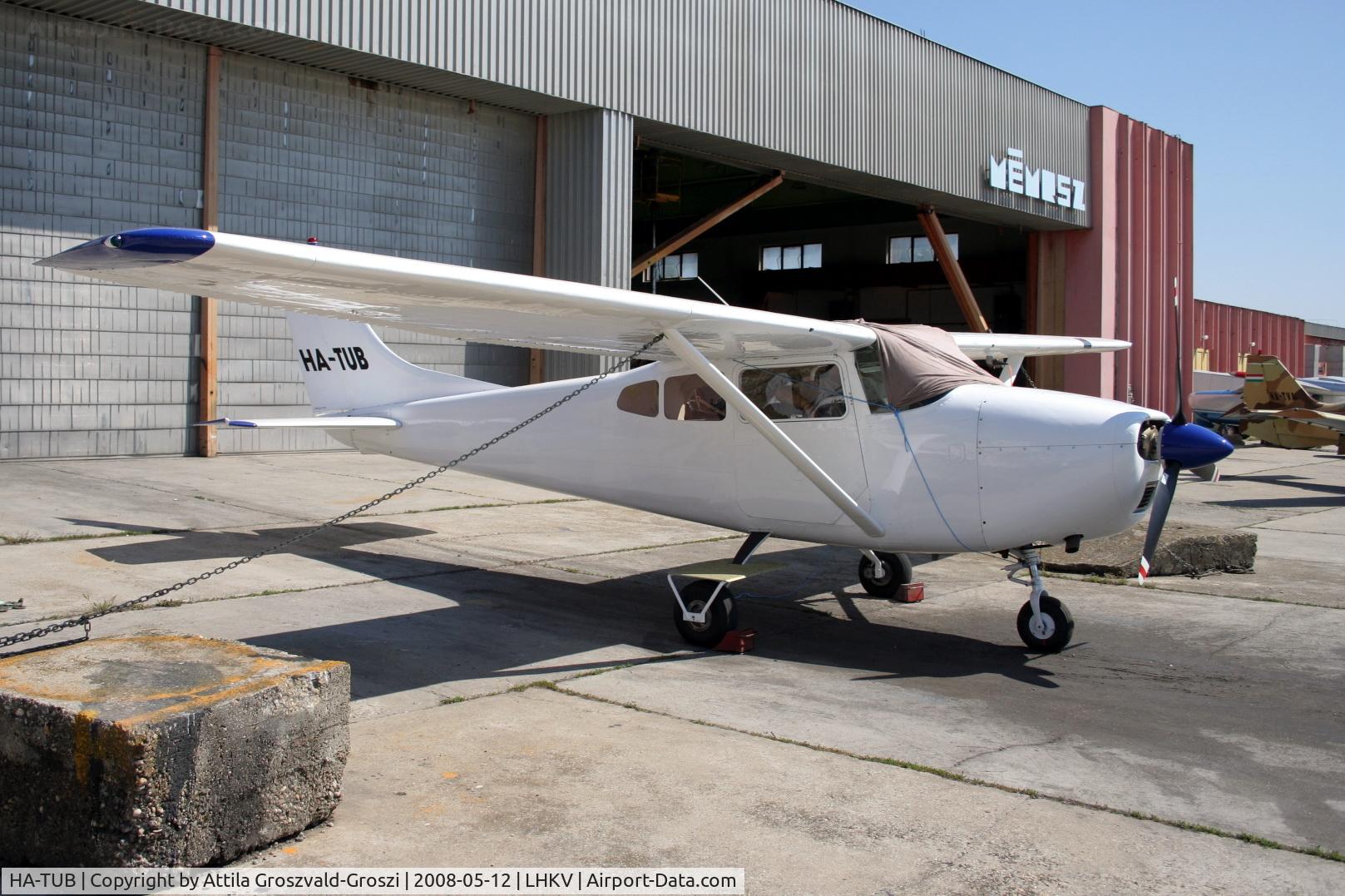 HA-TUB, 1961 Cessna 182D Skylane C/N 18253201, Hungary-Kaposújlak airport.