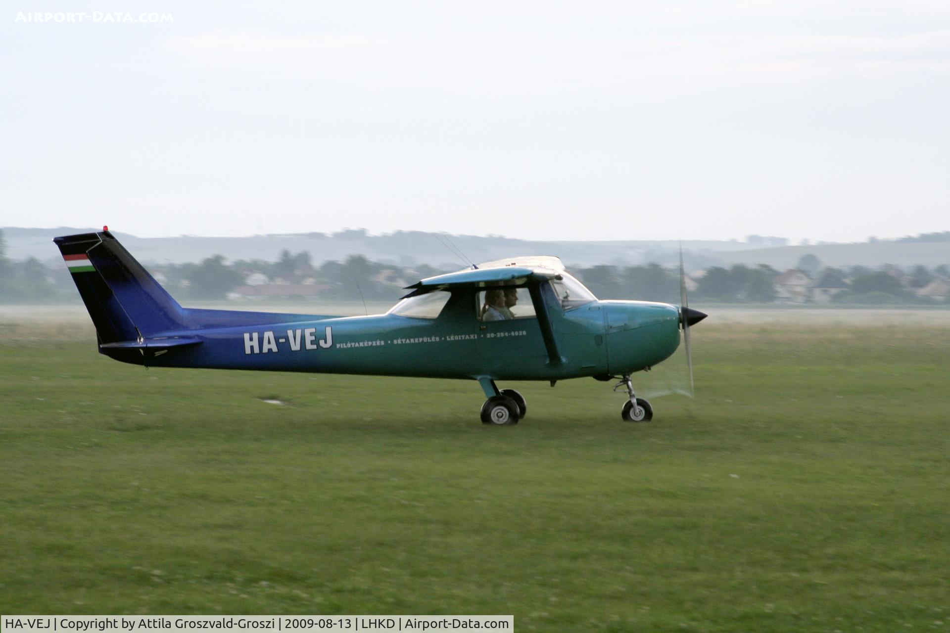 HA-VEJ, 1973 Reims FRA150L Aerobat C/N FRA1500186, Kecskéd Airfield - Take off