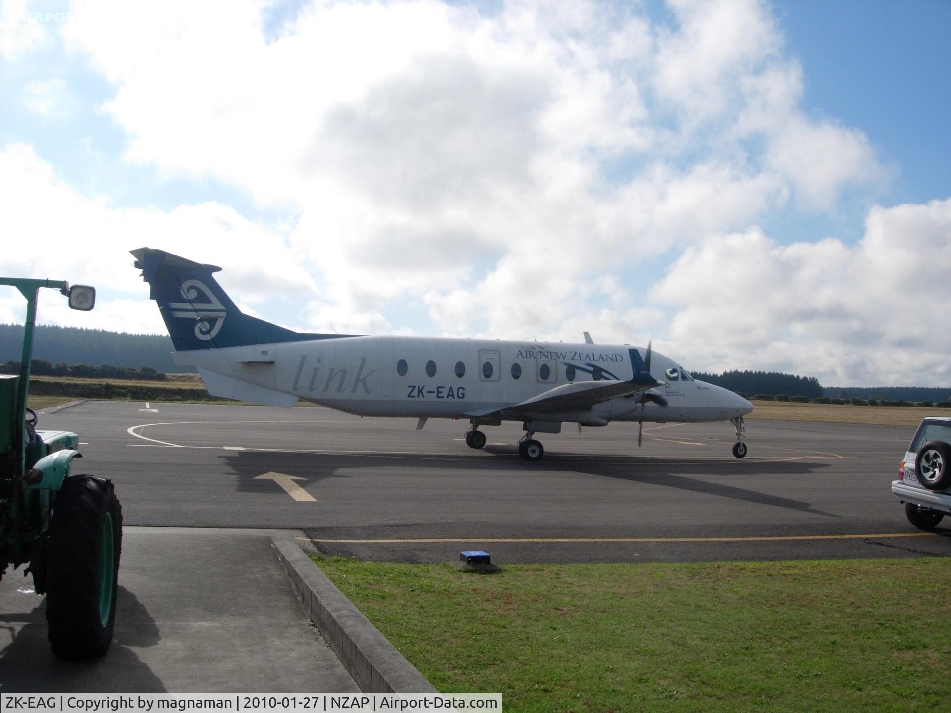 ZK-EAG, 2002 Raytheon Aircraft Company 1900D C/N UE-430, Taupo-Auckland Flight
