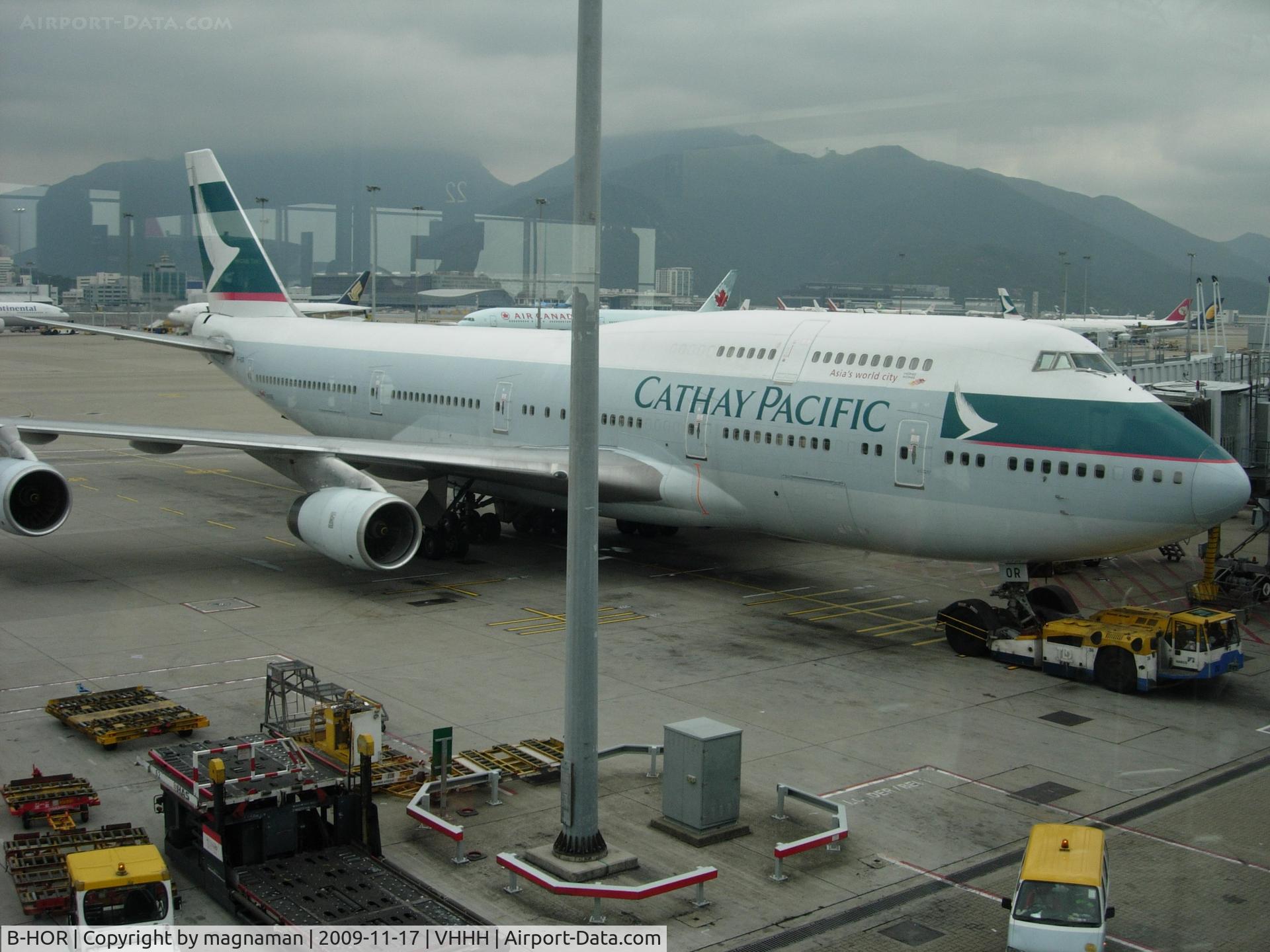 B-HOR, 1990 Boeing 747-467 C/N 24631, Shame about the pole