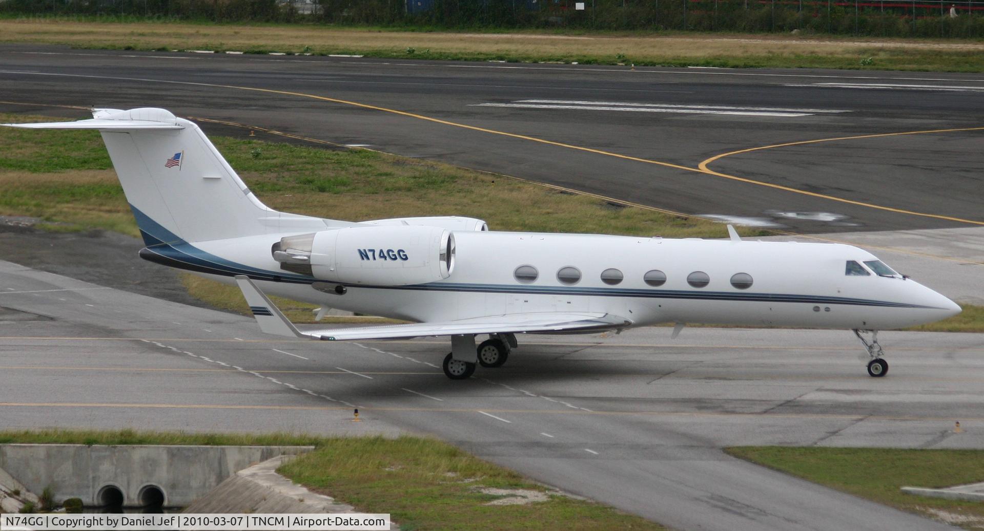 N74GG, 1998 Gulfstream Aerospace G-IV C/N 1331, N74GG taxing to the holding point Alpha for take off from TNCM
