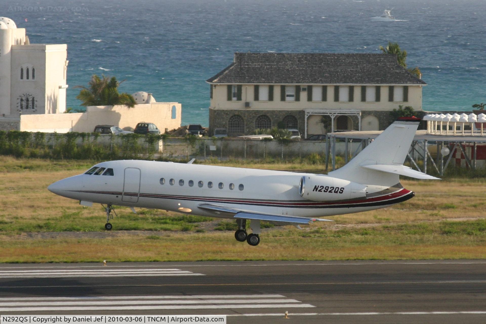 N292QS, 1999 Dassault Falcon 2000 C/N 93, N292QS landing atTNCM