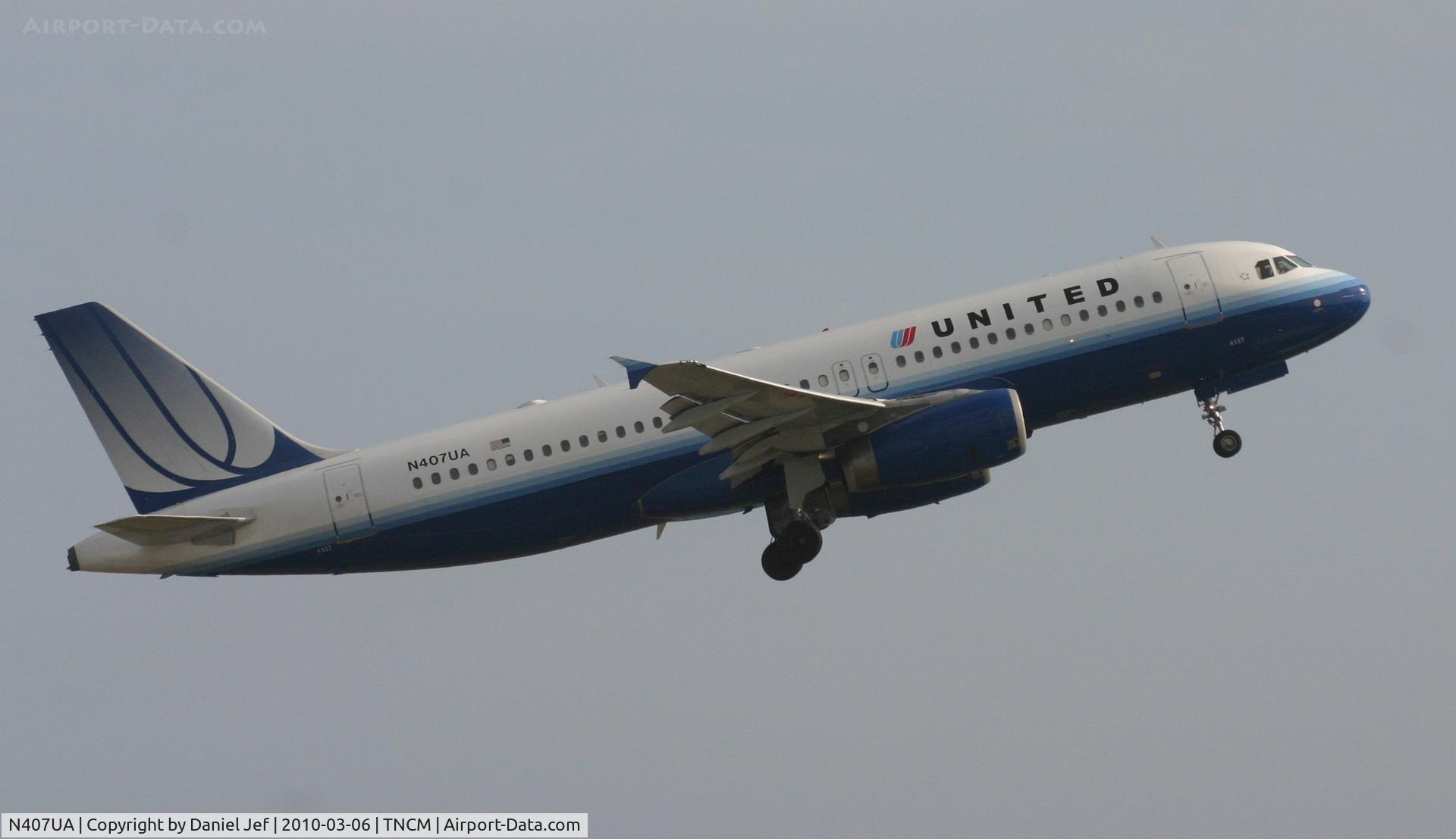 N407UA, 1994 Airbus A320-232 C/N 456, United N407UA departing TNCM runway 28
