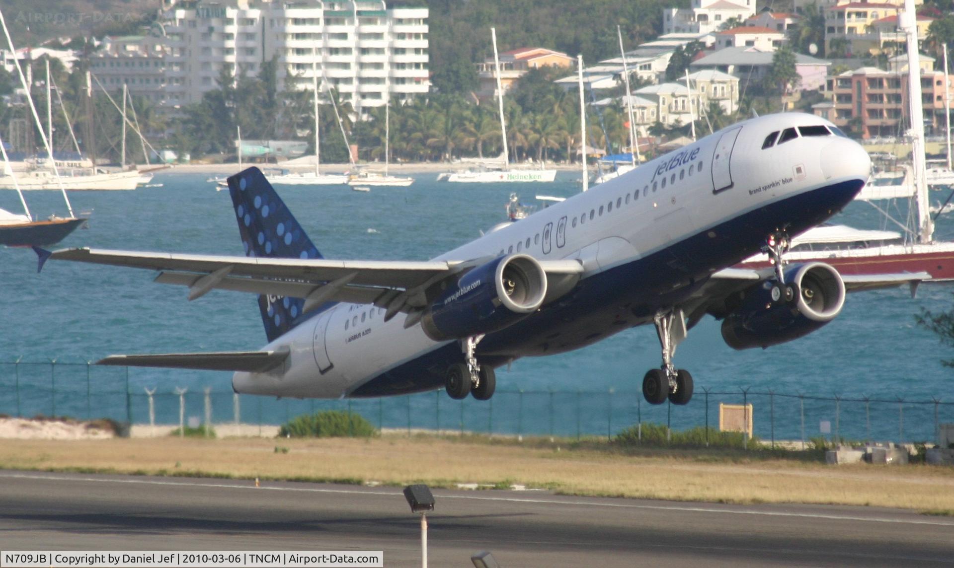 N709JB, 2008 Airbus A320-232 C/N 3488, Jet Blue N709JB departing TNCM runway 28