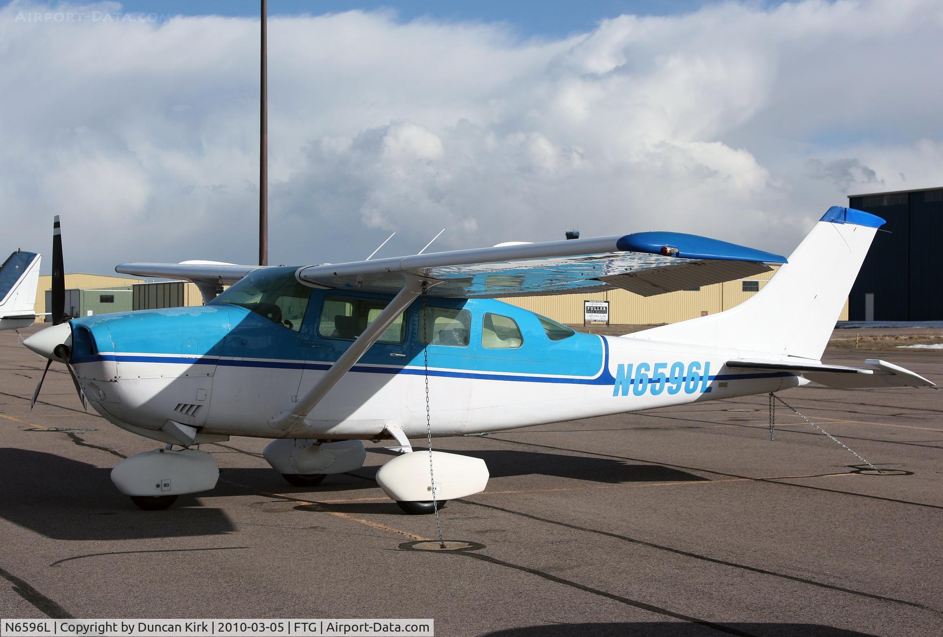 N6596L, Cessna TU206G Turbo Stationair C/N U20605272, Interesting scheme on this Cessna 206