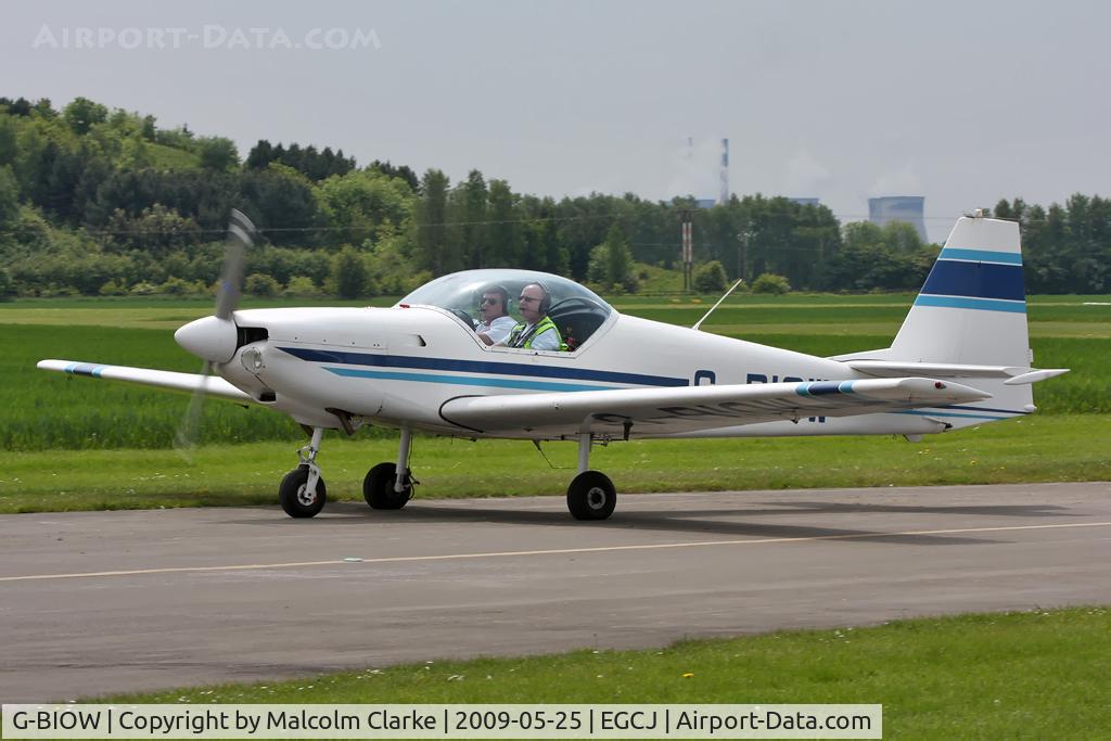 G-BIOW, 1981 Slingsby T-67A Firefly C/N 1988, Slingsby T-67A at Sherburn-in-Elmet Airfield, UK in 2009.