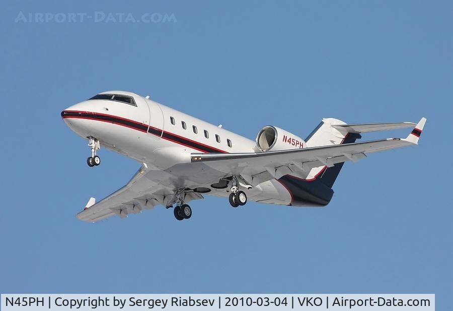 N45PH, 1983 Canadair Challenger 601 (CL-600-2A12) C/N 3004, at VKO