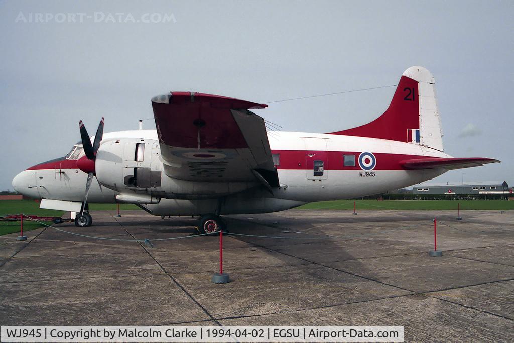 WJ945, 1953 Vickers Varsity T.1 C/N 619, Vickers 668 Varsity T1 at The Imperial War Museum, Duxford in 1994. Ex 6 Flying Training School, RAF Finningley.